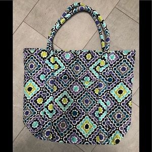 NWT PB Teen tote in quilted fabric: cool modern floral - perfect to gift/keep!🌸!